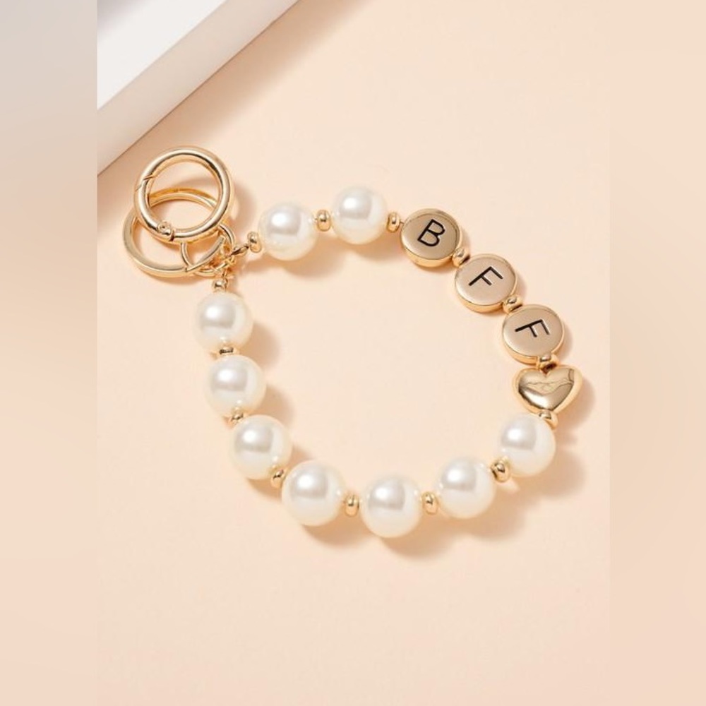 Pearl beaded‎ keychain with "BFF" engraving